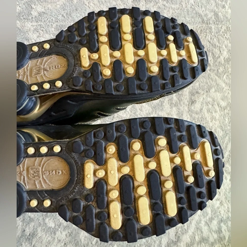 Nike Shox Youth Size 4Y Retro Y2K Black Gold Unisex Boy Running Shoes Sneakers - Picture 10 of 11